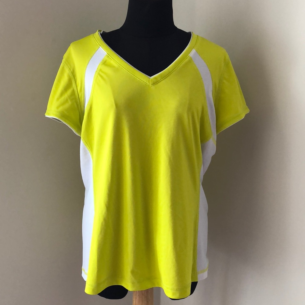 Tek Gear athletic shirt sleeve